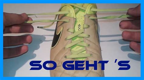 So binden Profis ihre Fußballschuhe 